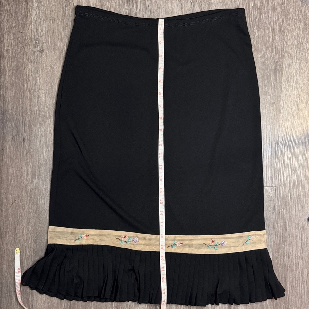 BCBG Y2K Black Skirt with Embroidered Hem - Picture 11 of 11